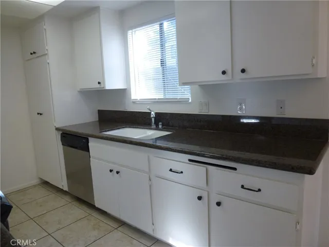 Kitchen with upgraded​​‌​​​​‌​​‌‌​​‌​​​‌‌​​​‌​​‌‌​​‌‌​​‌‌​​​​ counter