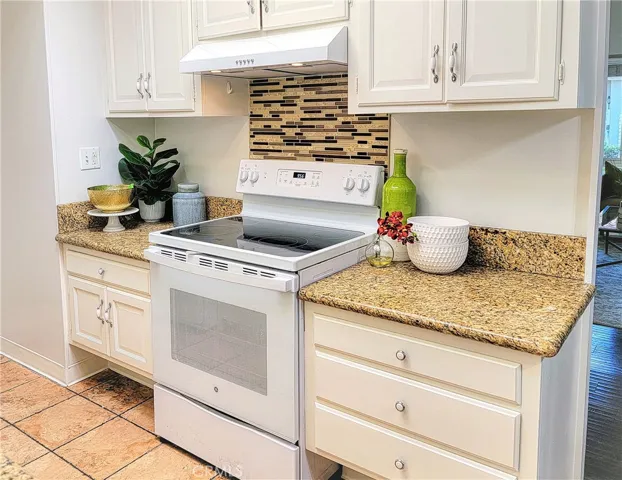 2031 Via Mariposa East H, Laguna Woods, California 92637