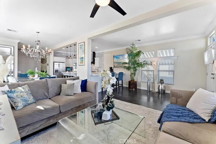 Great flow of all rooms.