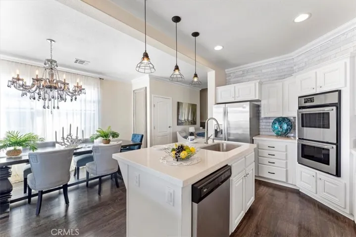 Open floor plan to dining room.