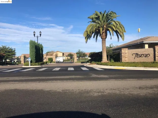 2217 Via Cavallo, Oakdale, California 95361