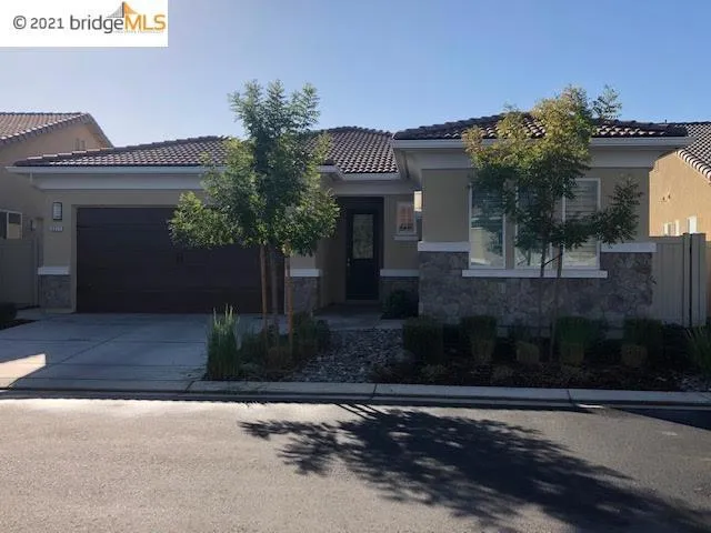 2217 Via Cavallo, Oakdale, California 95361