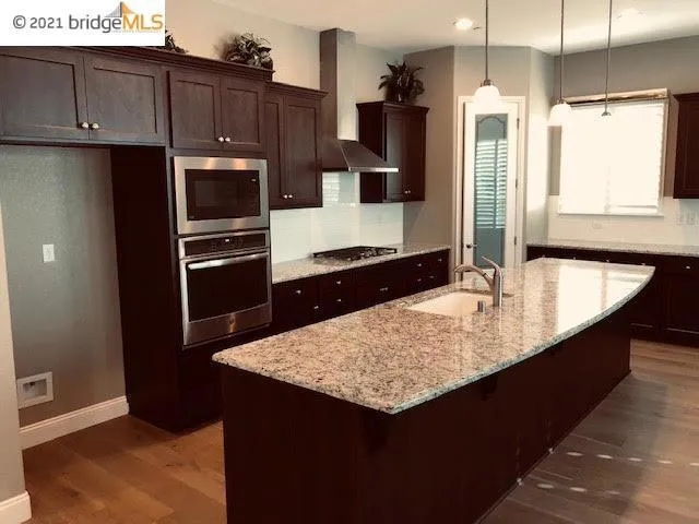 2217 Via Cavallo, Oakdale, California 95361