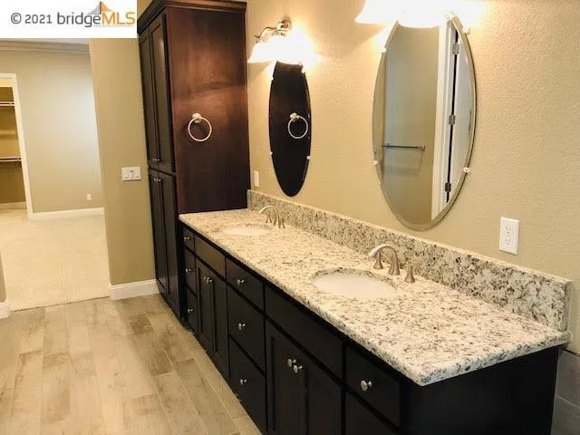 2217 Via Cavallo, Oakdale, California 95361