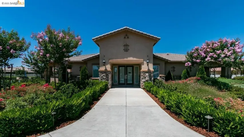 2217 Via Cavallo, Oakdale, California 95361