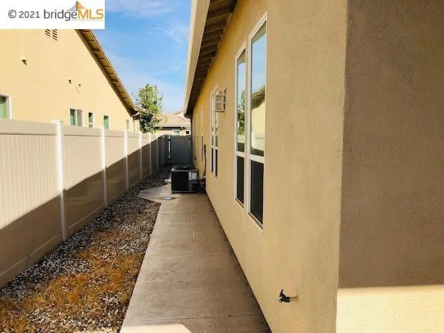 2217 Via Cavallo, Oakdale, California 95361