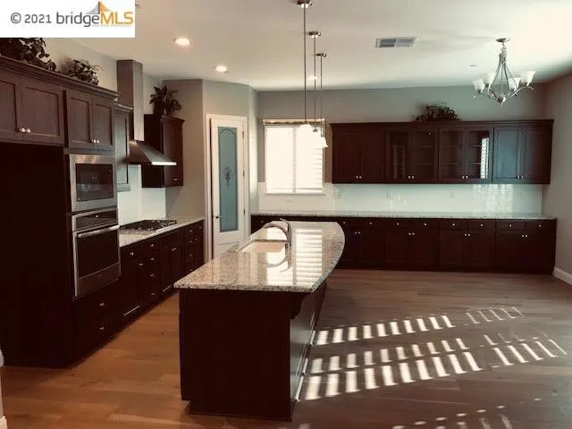 2217 Via Cavallo, Oakdale, California 95361