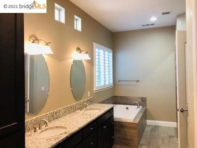 2217 Via Cavallo, Oakdale, California 95361