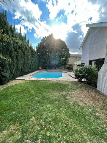 25437 Via Dona Christa, Valencia, California 91355