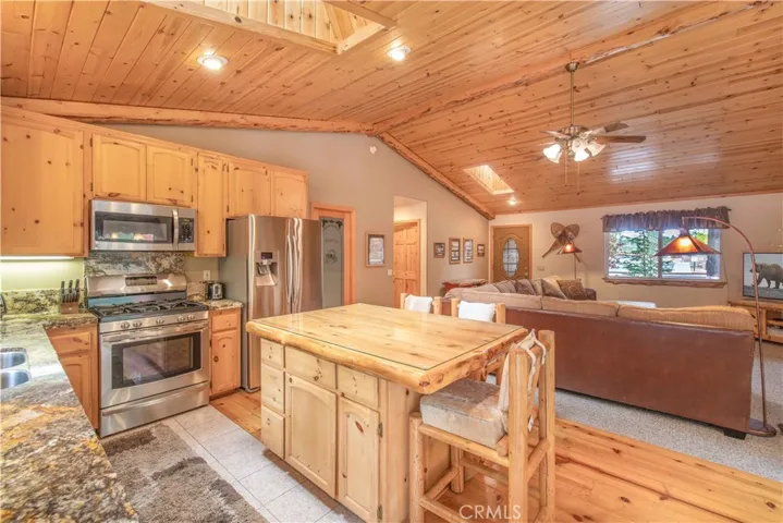 41821 Garstin Drive, Big Bear, California 92315