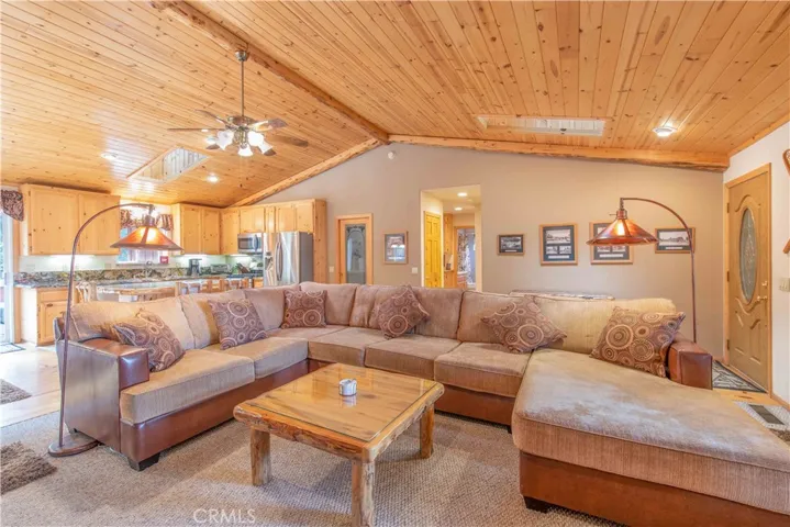 41821 Garstin Drive, Big Bear, California 92315