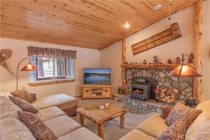 41821 Garstin Drive, Big Bear, California 92315