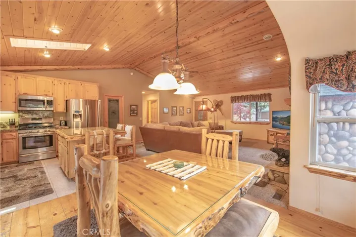 41821 Garstin Drive, Big Bear, California 92315