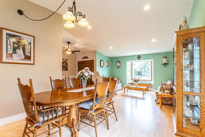 20741 Dan Court, Saugus, California 91350