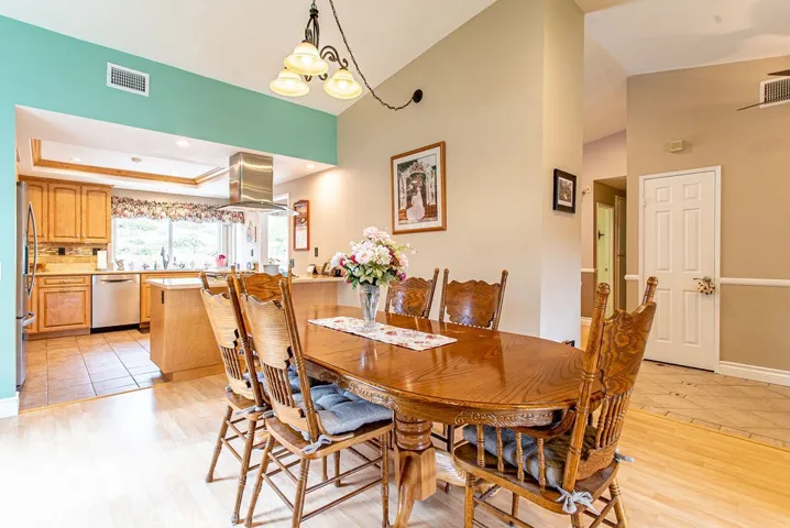 20741 Dan Court, Saugus, California 91350