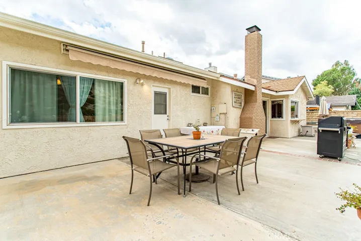 20741 Dan Court, Saugus, California 91350