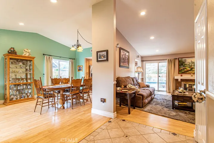 20741 Dan Court, Saugus, California 91350