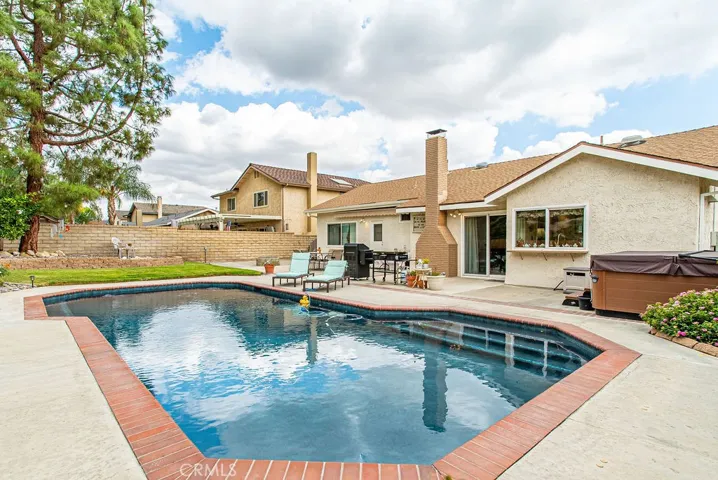 20741 Dan Court, Saugus, California 91350