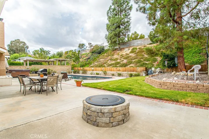 20741 Dan Court, Saugus, California 91350