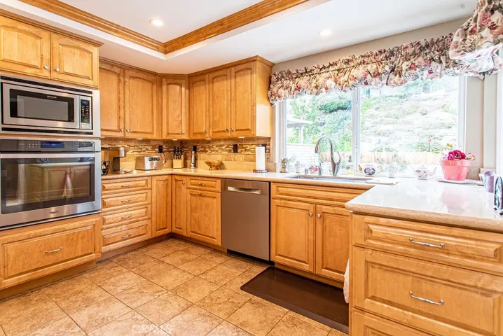 20741 Dan Court, Saugus, California 91350