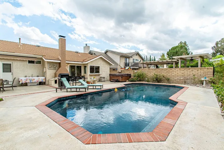 20741 Dan Court, Saugus, California 91350