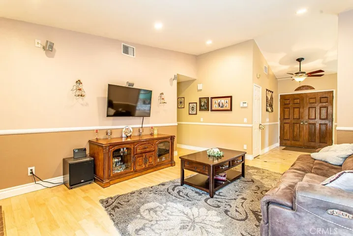 20741 Dan Court, Saugus, California 91350