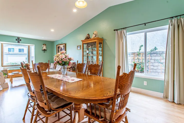 20741 Dan Court, Saugus, California 91350