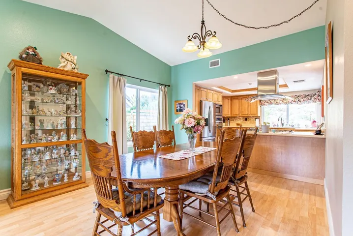 20741 Dan Court, Saugus, California 91350