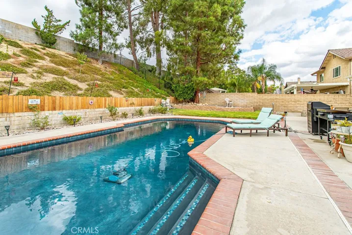 20741 Dan Court, Saugus, California 91350