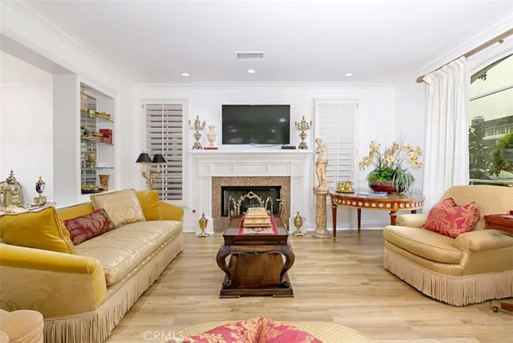 26 Long Bay Drive, Newport Beach, California 92660