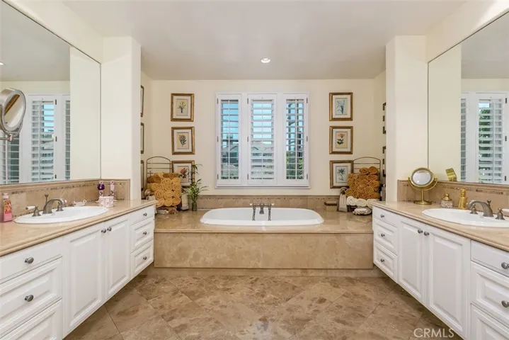 26 Long Bay Drive, Newport Beach, California 92660