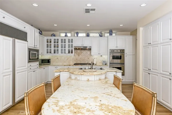 26 Long Bay Drive, Newport Beach, California 92660