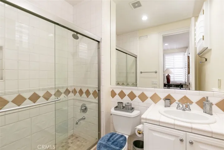26 Long Bay Drive, Newport Beach, California 92660
