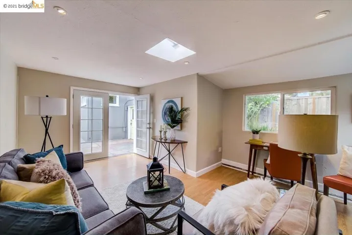 5414 Hillen Dr, Oakland, California 94619