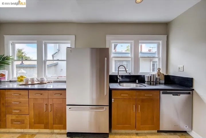 5414 Hillen Dr, Oakland, California 94619