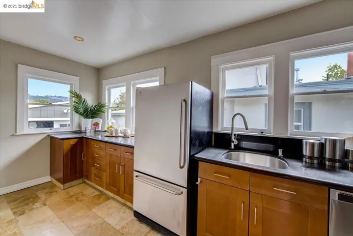 5414 Hillen Dr, Oakland, California 94619
