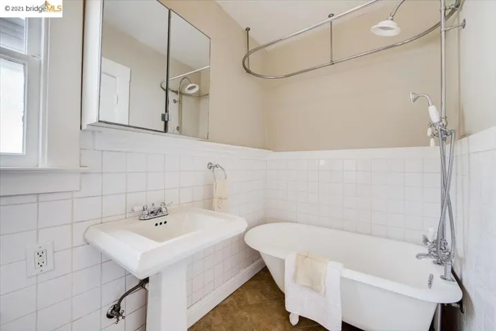 5414 Hillen Dr, Oakland, California 94619