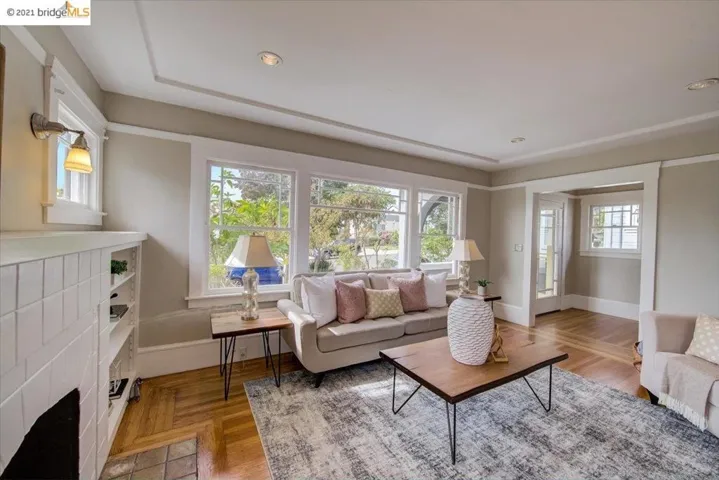 5414 Hillen Dr, Oakland, California 94619