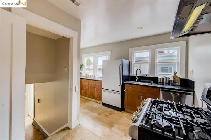 5414 Hillen Dr, Oakland, California 94619