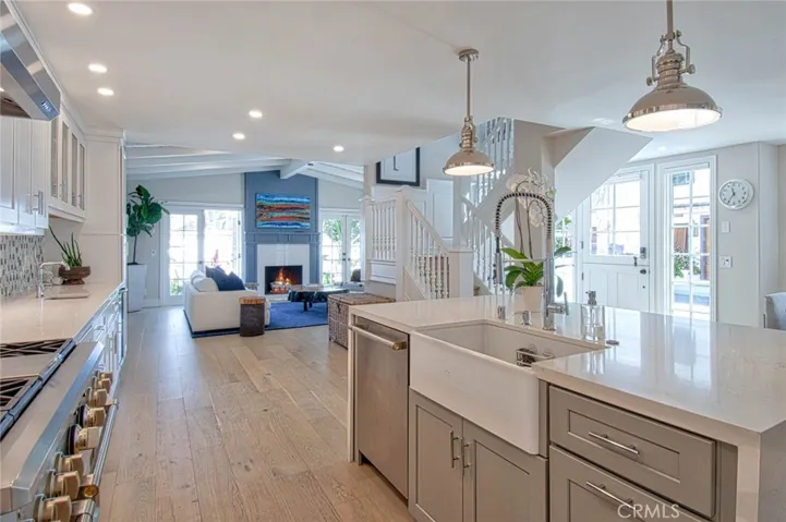 5301 River Avenue, Newport Beach, California 92663