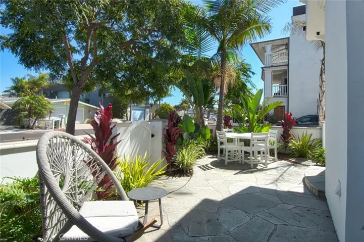 5301 River Avenue, Newport Beach, California 92663