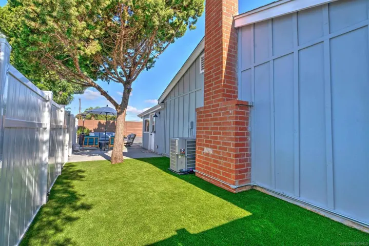 3748 Governor Dr, San Diego, California 92122