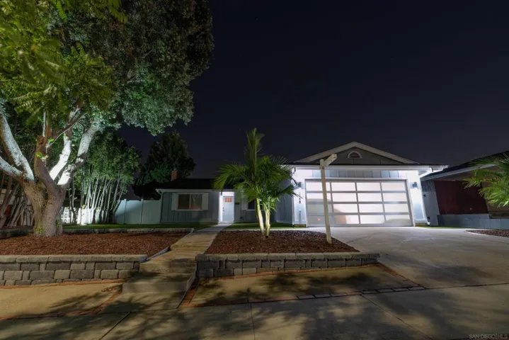 3748 Governor Dr, San Diego, California 92122