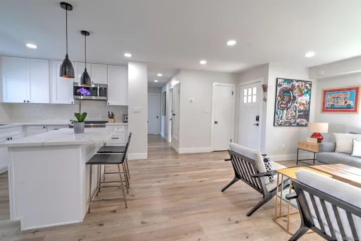 3748 Governor Dr, San Diego, California 92122