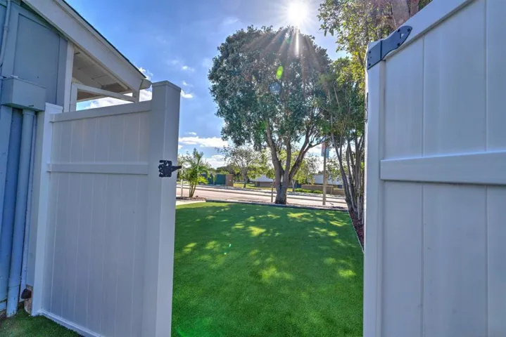 3748 Governor Dr, San Diego, California 92122