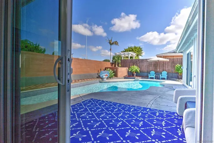 3748 Governor Dr, San Diego, California 92122