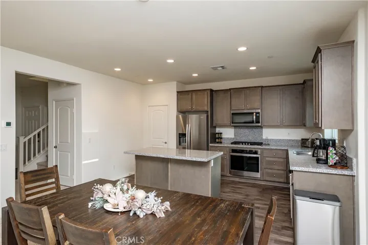 10756 Quarter Horse Avenue, Hesperia, California 92345