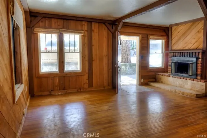 22832 Waters Drive, Crestline, California 92325