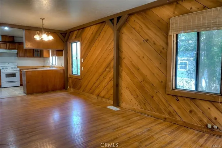 22832 Waters Drive, Crestline, California 92325