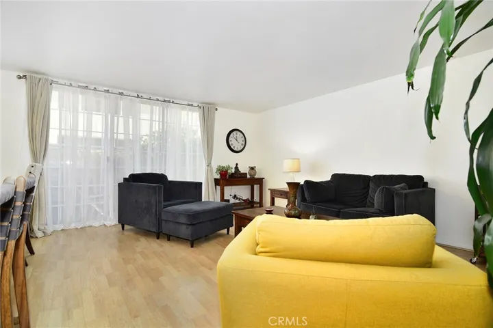 18640 Collins Street 114, Tarzana, California 91356